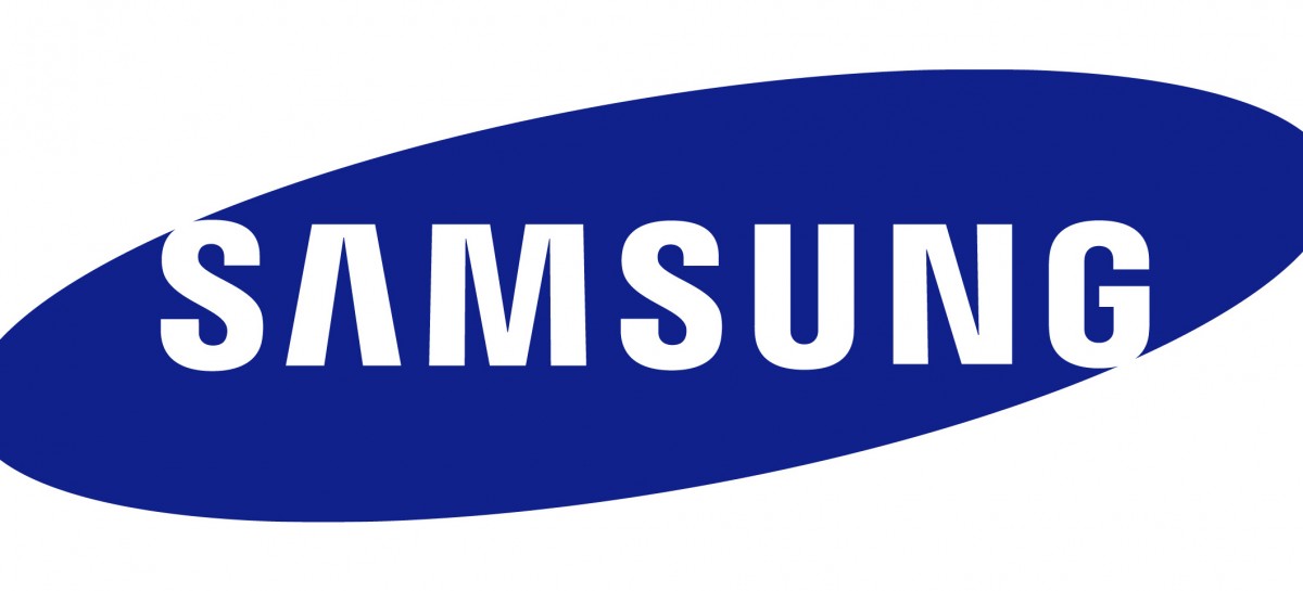 Yeni Samsung Galaxy K Zoom, kamerayı odak noktasına koyuyor